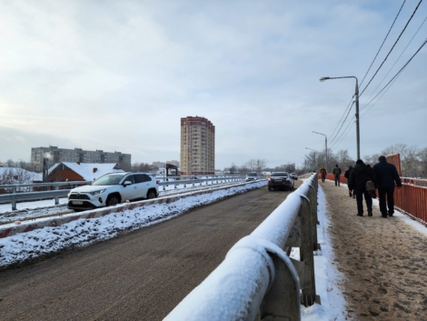 На путепроводе через ж/д пути на улице Федотовской открыли вторую полосу движения