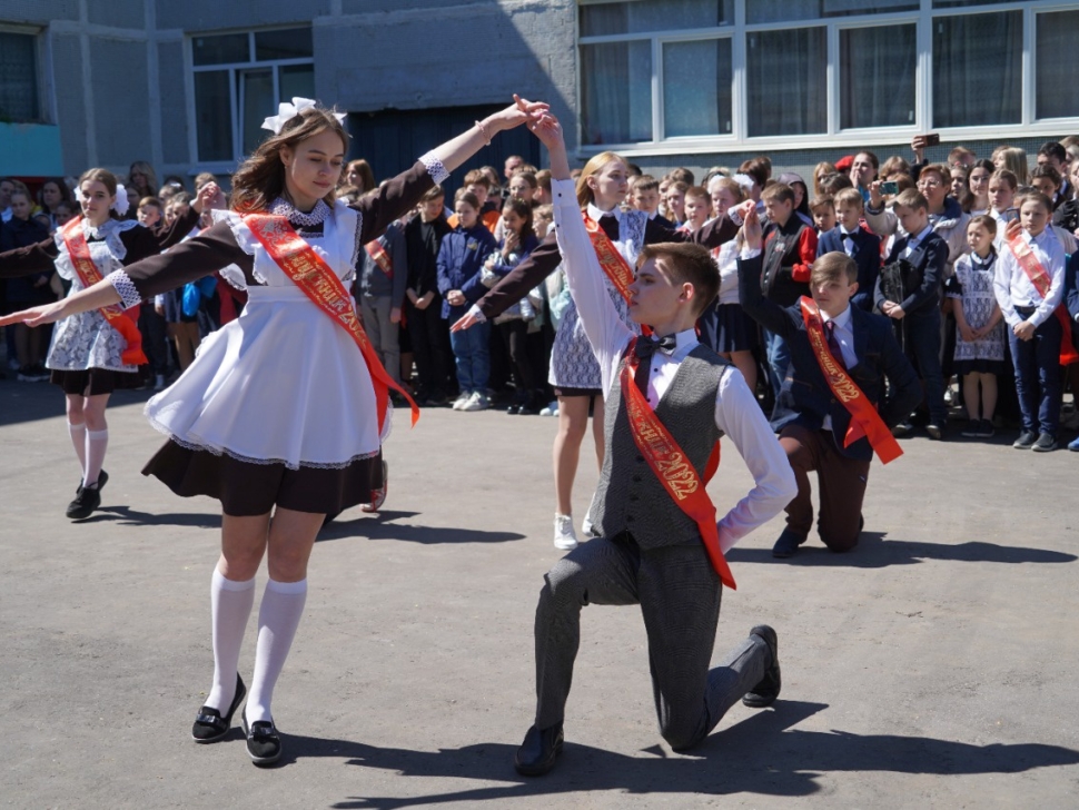 Определена дата последнего звонка в школах региона